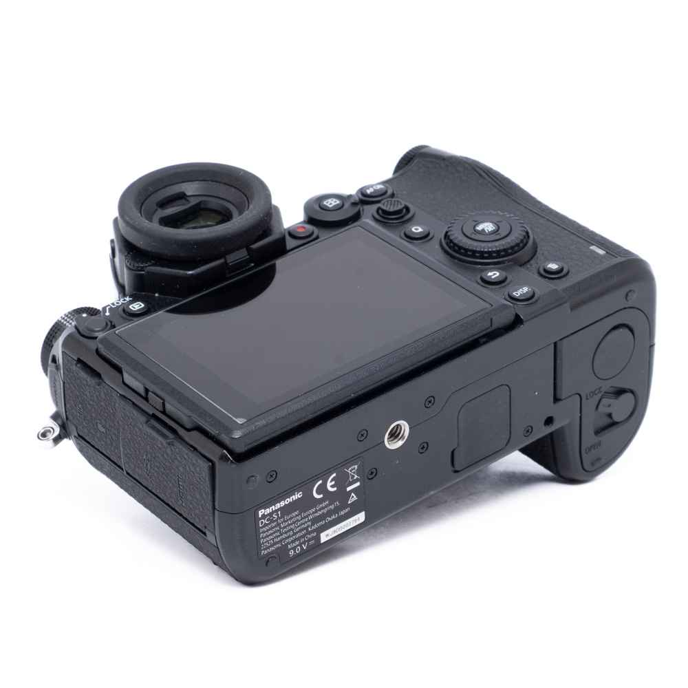 Panasonic Lumix S1-5 Panasonic Lumix DC-S1 (SC 17800, takuu 6kk, sis. ALV 25,5%) - Käytetty