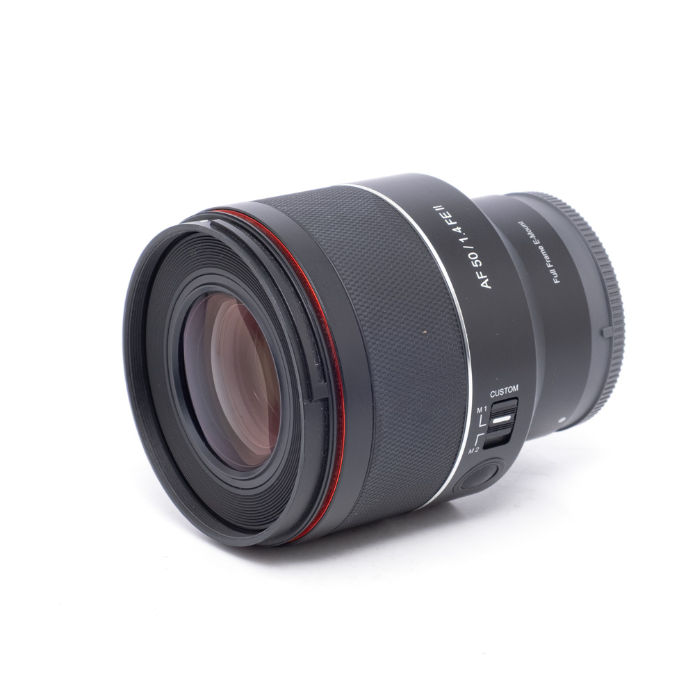 Samyang AF 50mm f1.4 Sony-2 Samyang AF 50mm f/1.4 II Sony FE - Käytetty