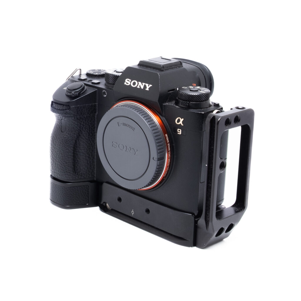 Sony A9-5-2 Sony A9 + L-Rauta (SC 65000) – Käytetty