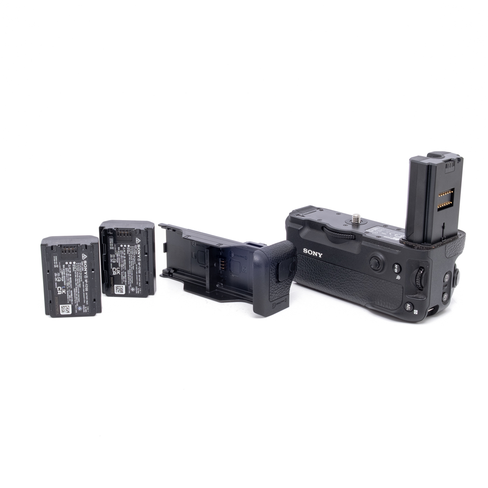 Sony akkukahva a9-3 Sony VG-C3EM akkukahva + 2 kpl NP-FZ100 – Käytetty