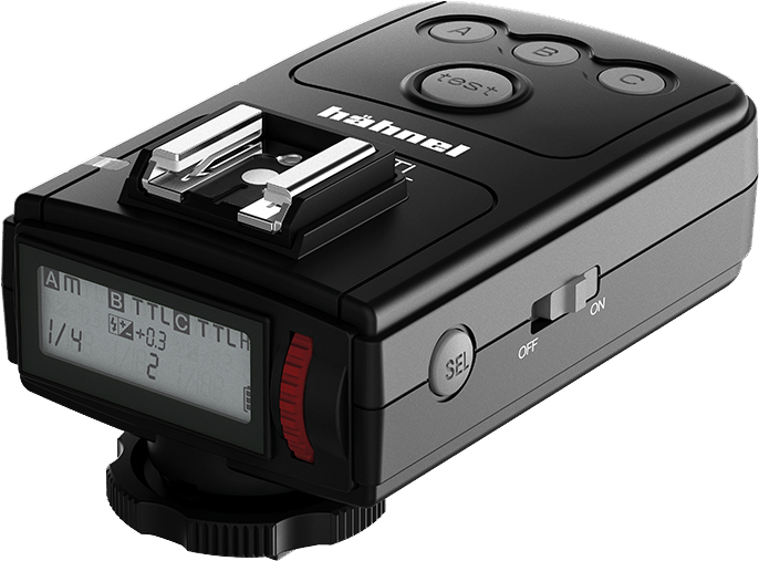 800q-01_115924 Hähnel Viper TTL Transmitter Fuji -lähetin on musta kameran salamalaukaisin, jossa on ohjauspainikkeet, nestekidenäyttö asetuksia varten, kiinnike ja sivussa oleva on/off-kytkin.