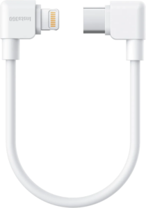 800q-01_133858 Insta360 Flow 2 Pro USB-C-Lightning-latauskaapeli -kaapeli on lyhyt valkoinen kaapeli, jossa on USB-C- ja Lightning-liittimet, jotka on järjestetty U-muotoon vaalealla pohjalla.