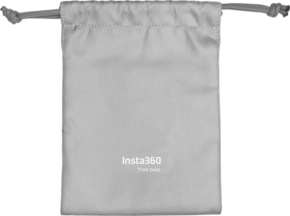 800q-01_133919 The Insta360 GO 3/GO 3S Carry Bag is a light grey drawstring bag made of smooth, slightly shiny fabric with the text "Insta360 Think bold" printed in white near the middle of the bottom.