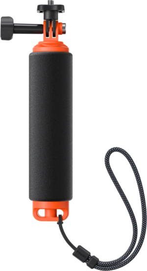 Insta360 Floating Hand Grip -kelluva kuvauskahva on musta ja oranssi käsikahva, jossa on vaahtomuovikahva, rannehihna ja yläosassa kiinnitysruuvi kameran tai action-laitteen helppoa kiinnittämistä varten.