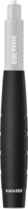 Mustan ja hopeanvärinen Insta360 Selfie Stick Sleeve (85&114cm) -suojakuori, jossa on kuvioitu ote ja Insta360-logo painettu lähelle pohjaa.