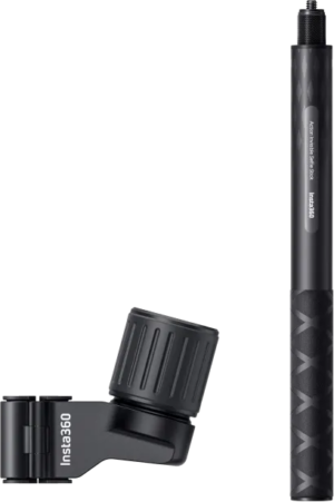 800q-01_134012 The black Insta360 Ski Pole Mount skiing bracket set with telescopic extension pole, textured handle and adjustable bracket is shown on a light grey background.