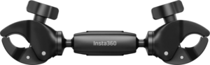 Insta360 Motorcycle Selfie Stick Support Clamp -pyöräkiinnike on musta kahdella säädettävällä kiinnikkeellä ja kiristysnupilla varustettu kiinnike, joka on suunniteltu kameroiden kiinnittämiseen turvallisesti erilaisiin pintoihin.