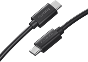 800q-01_134019 Insta360 Ace/Ace Pro Type-C to C -kaapeli -kaapeli on musta USB-C- ja USB-C-kaapeli, jonka molemmissa liittimissä on Insta360-brändi vaaleanharmaalla pohjalla.