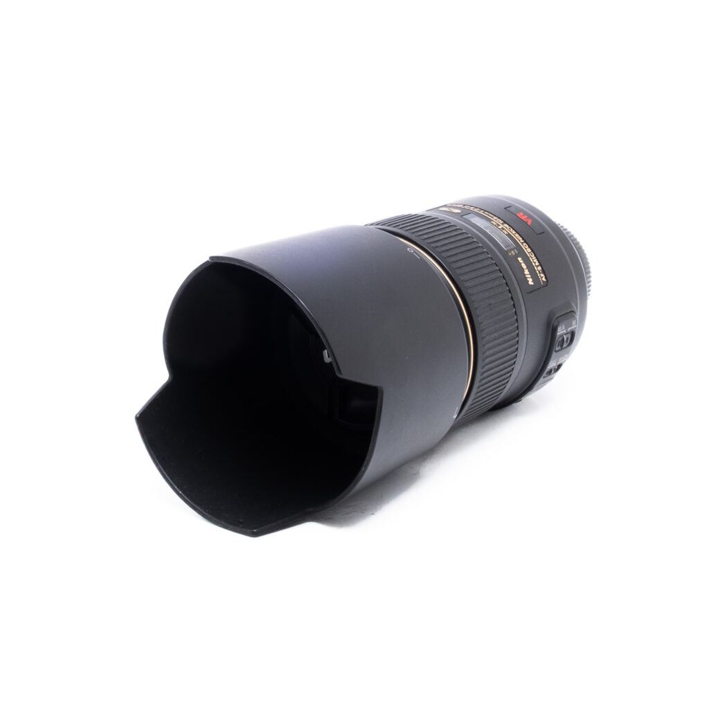 Nikon 105mm f28 G ED VR-3 Nikon AF-S Micro-Nikkor 105mm f/2.8G VR ED - Käytetty
