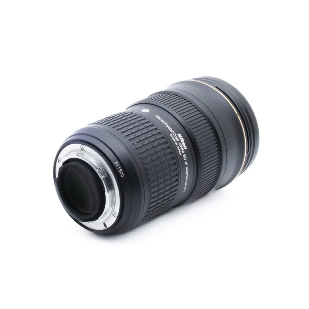 Nikon 24-70mm f28 G ED-1 Nikon AF-S Nikkor 24-70mm f/2.8 G ED - Käytetty