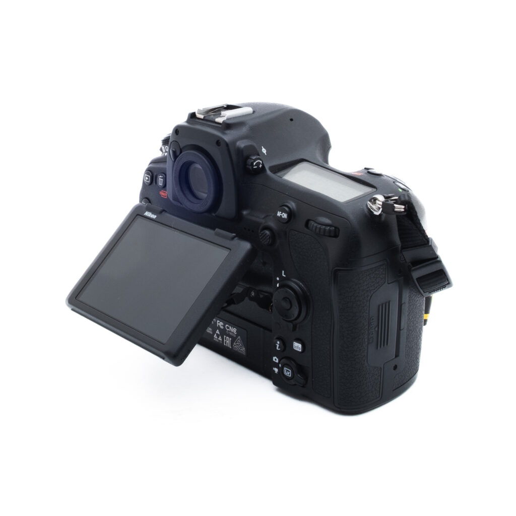 Nikon D850 3282-3 Nikon D850 + akkukahva (SC 8500, Kunto K5, sis. ALV 25,5%, takuu 6kk) - Käytetty