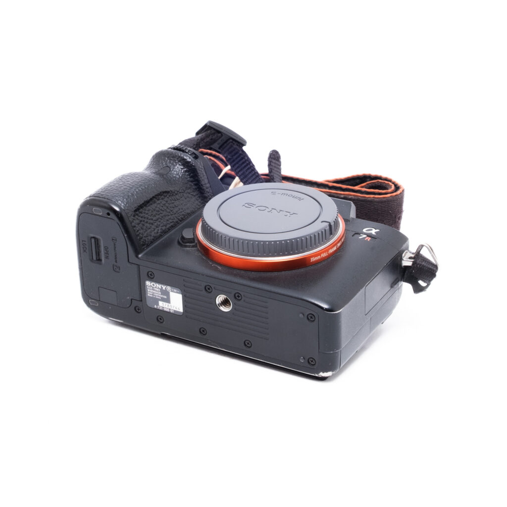 Sony A7R II 3744-1 Sony A7R III (SC 34000, sis. ALV 25,5%) – Käytetty