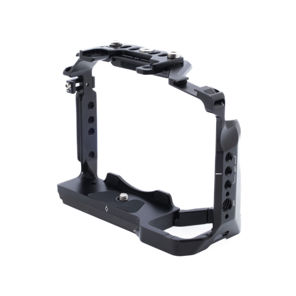 Sony Häkki toka-1 SmallRig 3667 Cage for Sony A7 IV / A7S III / A1 (sis. ALV 25,5%) - Käytetty