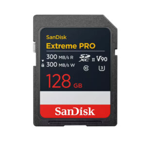 sandisk_300_128gb_01 SanDisk Extreme PRO SD UHS-II 300MB/s (V90) 128GB -muistikortti sisältää V90-, UHS-II-, Class 10 ja U3-luokitukset jopa 300MB/s -nopeudella, ja se on musta ja punainen.
