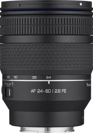 800q-01_134654 Close-up of Samyang AF 24-60mm F2.8 FE lens for Sony FE with textured grip, focal length markings from 24mm to 60mm and AF/MF switch.