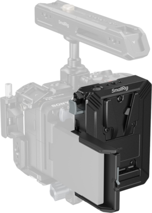 800q-01_134684 Lähikuva SmallRig 5228 V-Mount Akun kiinnitysalusta -virtahub + näyttösuoja, jossa näkyy sen kompakti musta muotoilu ja kiinnitysmekanismi asennettuna osittain näkyvään kamerarigiin.