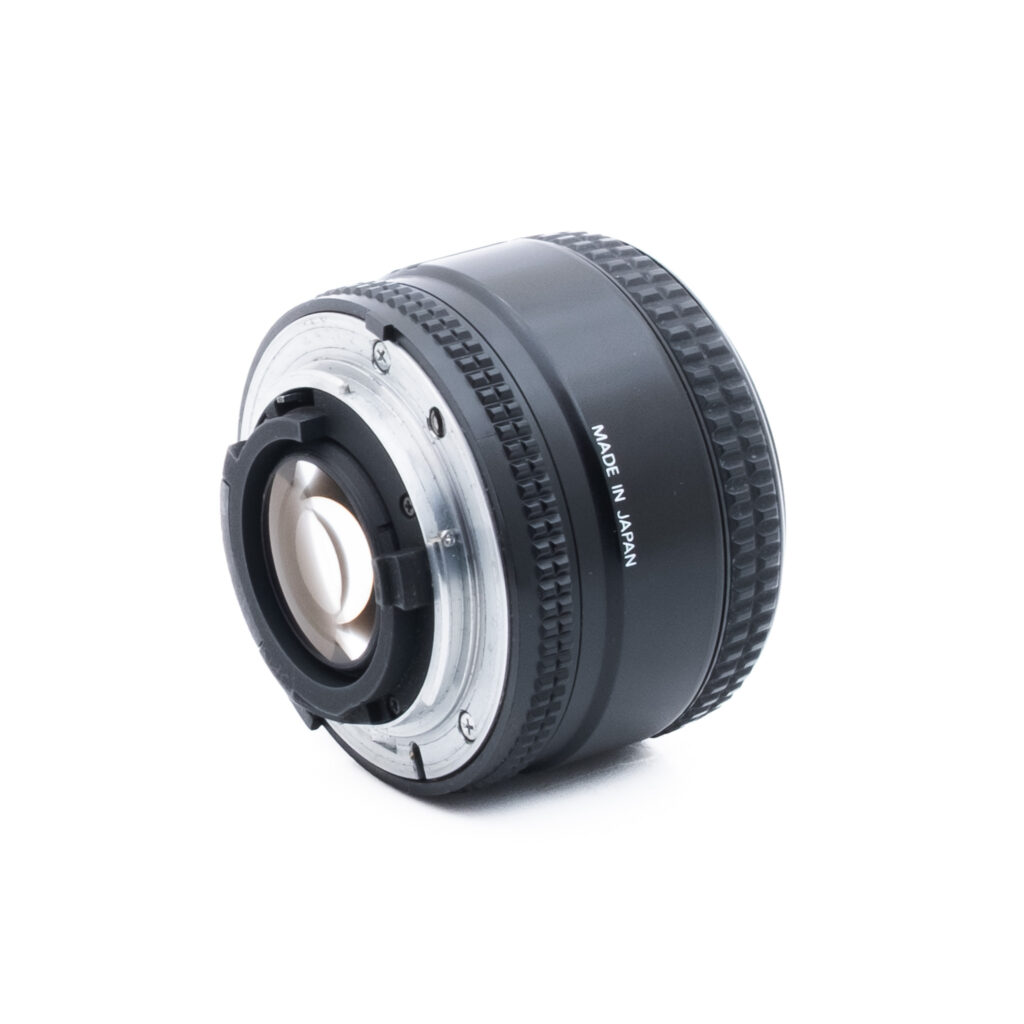 Nikon 35mm f2 D-1 Nikon AF Nikkor 35mm f/2 D (Kunto K5, sis. ALV 25,5%) - Käytetty