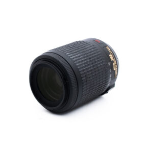 Nikon 55-200mm f4-56G ED DX VR-2 Nikon AF-S DX Nikkor 55-200mm f/4 - 5.6 G ED VR - Käytetty