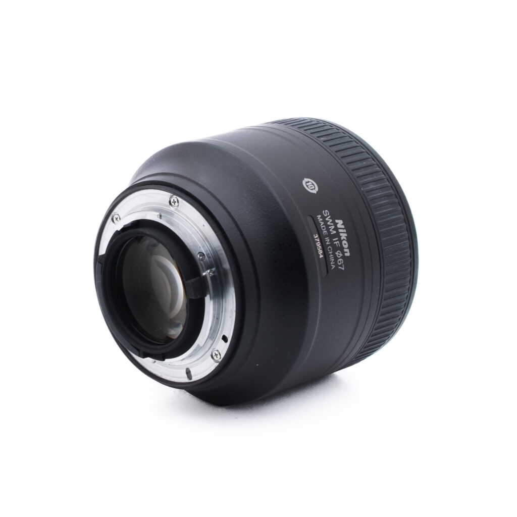 Nikon 85mm f18 G-1-3 Nikon AF-S Nikkor 85mm f/1.8 G (sis. ALV 25,5%) - Käytetty