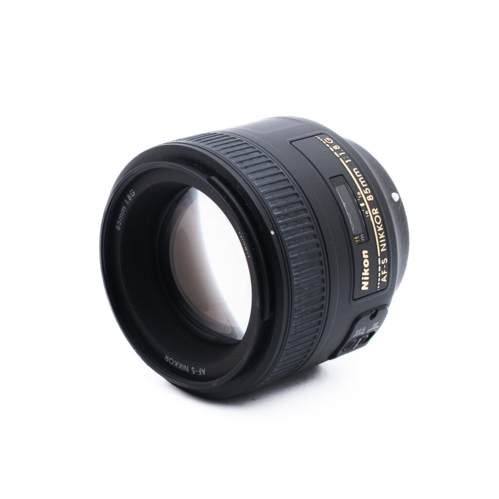 Nikon 85mm f18 G-2-3 Nikon AF-S Nikkor 85mm f/1.8 G (sis. ALV 25,5%) - Käytetty