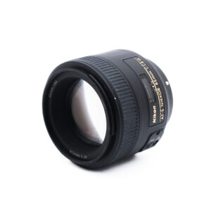 Nikon 85mm f18 G-2-3 Nikon AF-S Nikkor 85mm f/1.8 G (sis. ALV 25,5%) - Käytetty