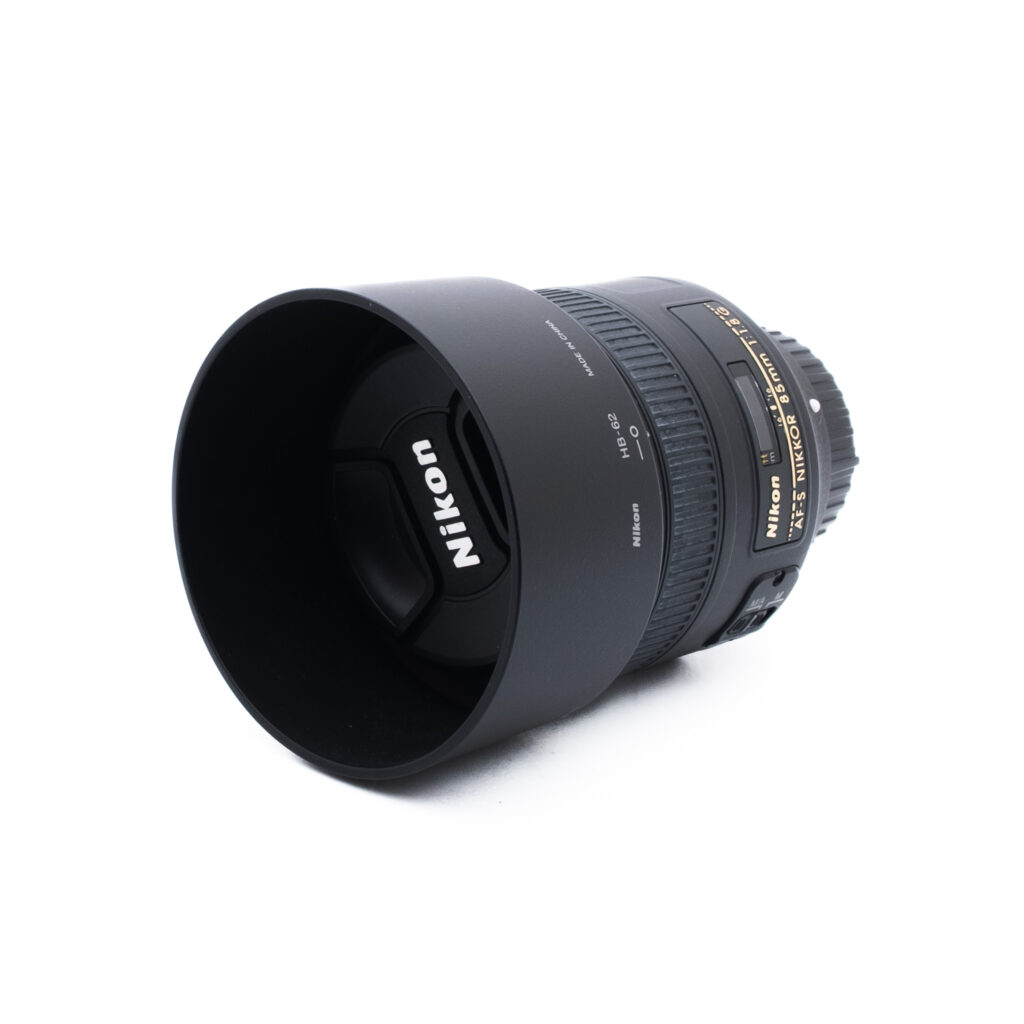 Nikon 85mm f18 G-3-3 Nikon AF-S Nikkor 85mm f/1.8 G (sis. ALV 25,5%) - Käytetty