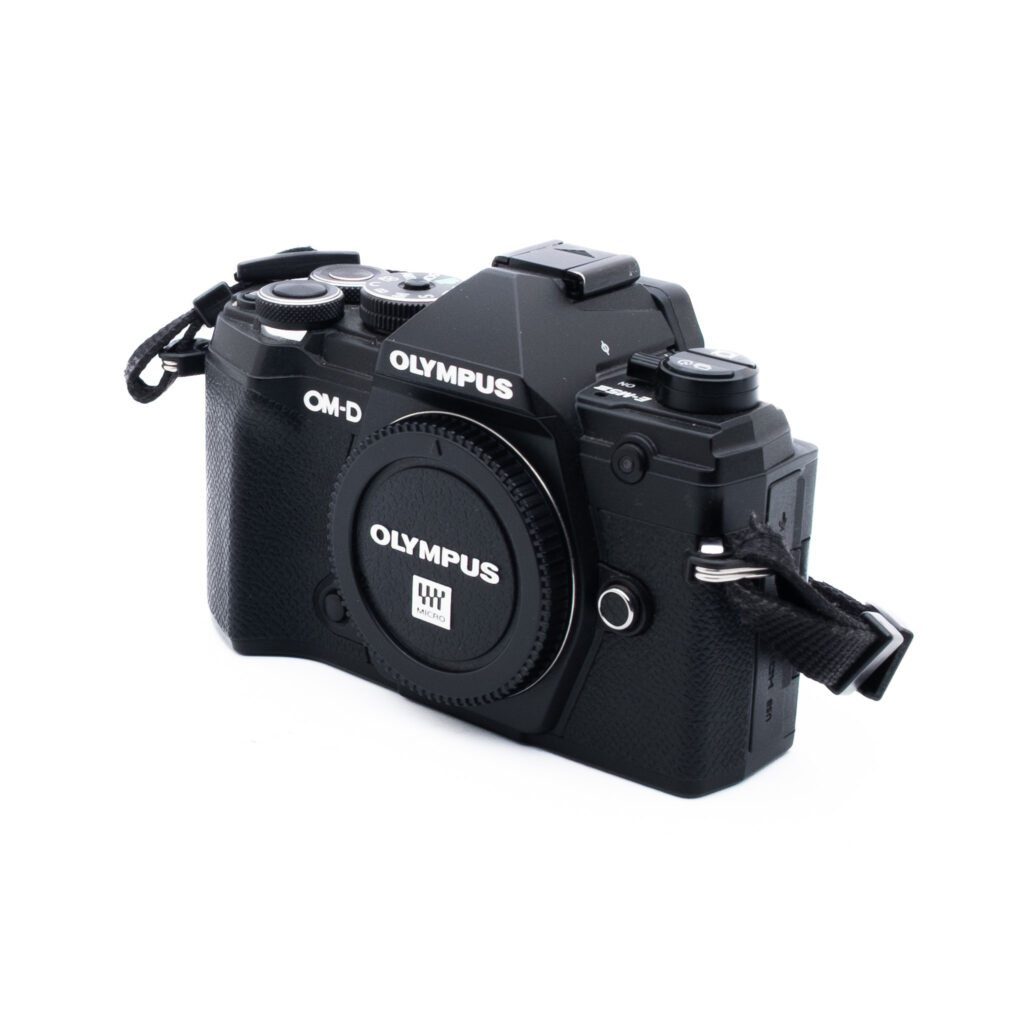 Olympus E-M5 III 7038-5 Olympus OM-D E-M5 Mark III (SC 21000) - Käytetty
