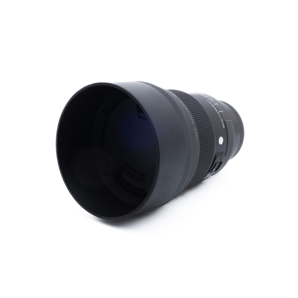 Sigma 85mm f14 DG DN Sony-3-3 Sigma 85mm f/1.4 Art DG DN Sony FE (Kunto K5, sis. ALV 25,5%) - Käytetty
