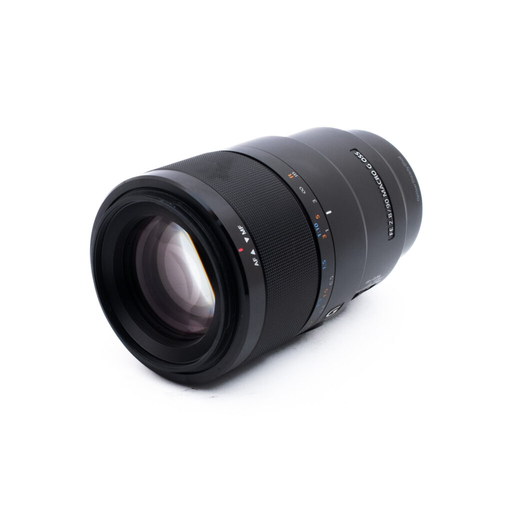 Sony 90mm f28 G MACRO OSS-2 Sony FE 90mm f/2.8 Macro G OSS (Kunto K5, sis. ALV 25,5%, takuu 6kk) - Käytetty