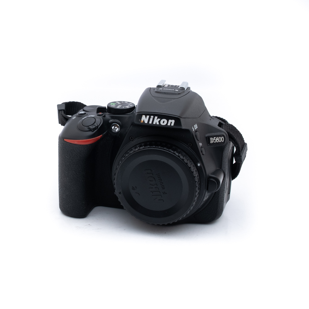 nikon_d5600-1 Nikon D5600 (SC 5000, Kunto K5) - Käytetty