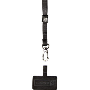 1593529351_500 BlackRapid WandeR Lanyard LG Set BK sisältää 47 tuuman mustan kaulanauhan, jossa on metalliklipsi ja suorakulmainen musta TetheR Tab -merkkipidike, kuvassa valkoisella pohjalla.