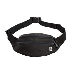 BlackRapid Waist Pack Black on musta vyötärölaukku, jossa on säädettävä hihna, muovisolki, kaksi vetoketjulokeroa ja pieni suorakulmainen logolaastari edessä.