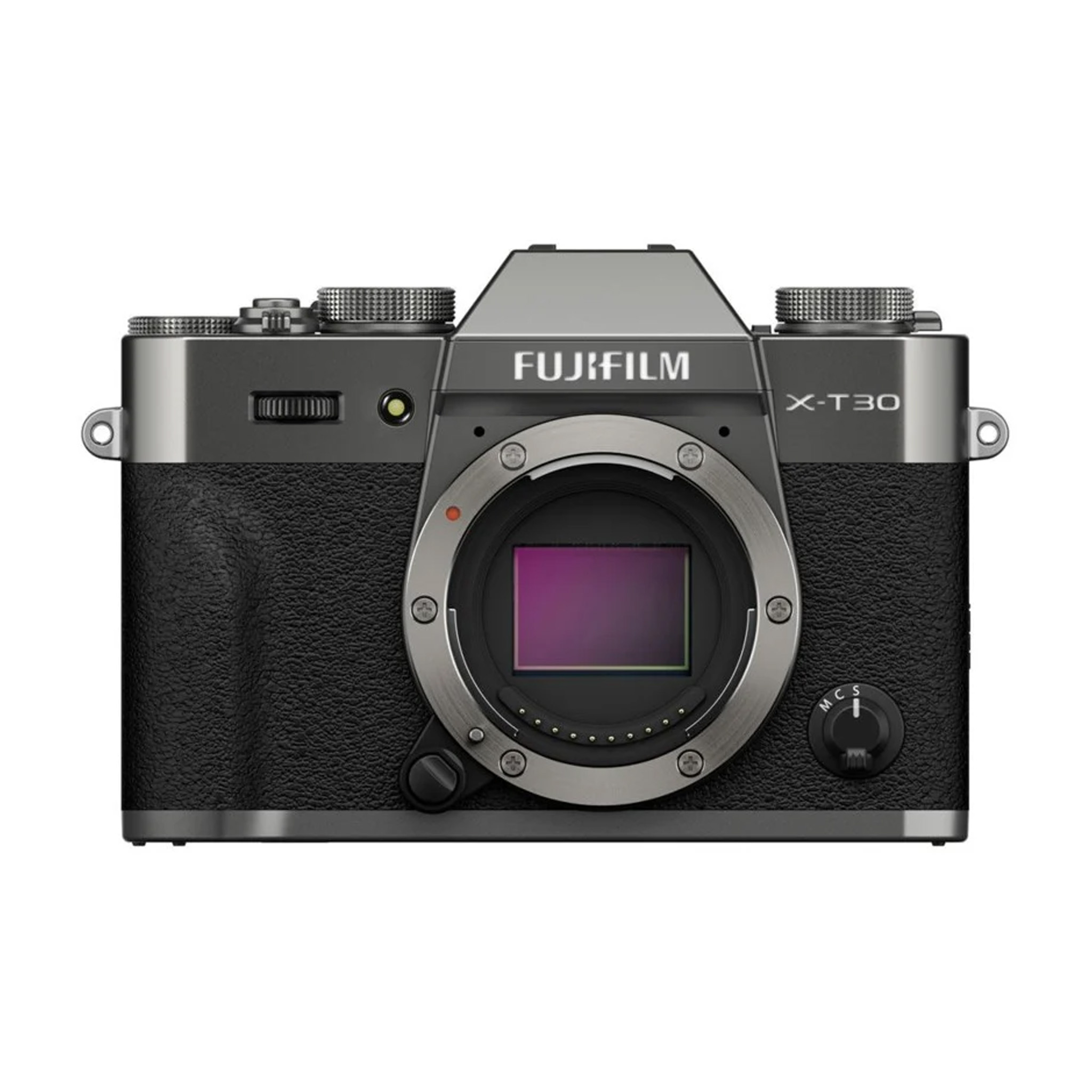 Fujifilm X-T30 III Body Harmaa (Charcoal Silver) -peilittömän kameran etukuva, jossa näkyy valotettu kenno ja Fujifilm-brändinimi objektiivin kiinnikkeen yläpuolella.