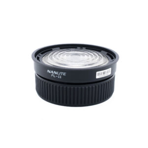 Nanlite FL-11-2 Musta Nanlite FL-11 Fresnel-linssin lisävaruste, jossa on harjattu pohja ja kirkas lasikeskus, kuvassa valkoisella pohjalla.