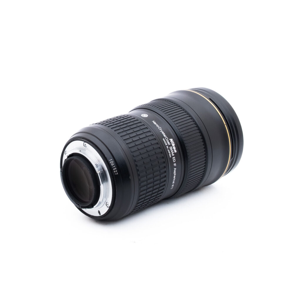 Nikon 24-70mm f28G ED-1-2 Nikon AF-S Nikkor 24-70mm f/2.8 G ED - Käytetty