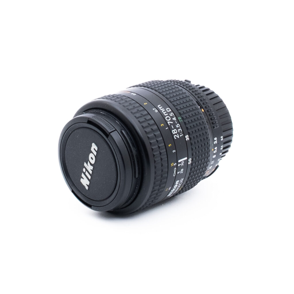 Nikon AF Nikkor 28-70mm f/3.5-4.5 D - Käytetty