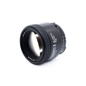 Nikon AF Nikkor 85mm f18-2 Nikon AF Nikkor 85mm f/1.8 - Käytetty