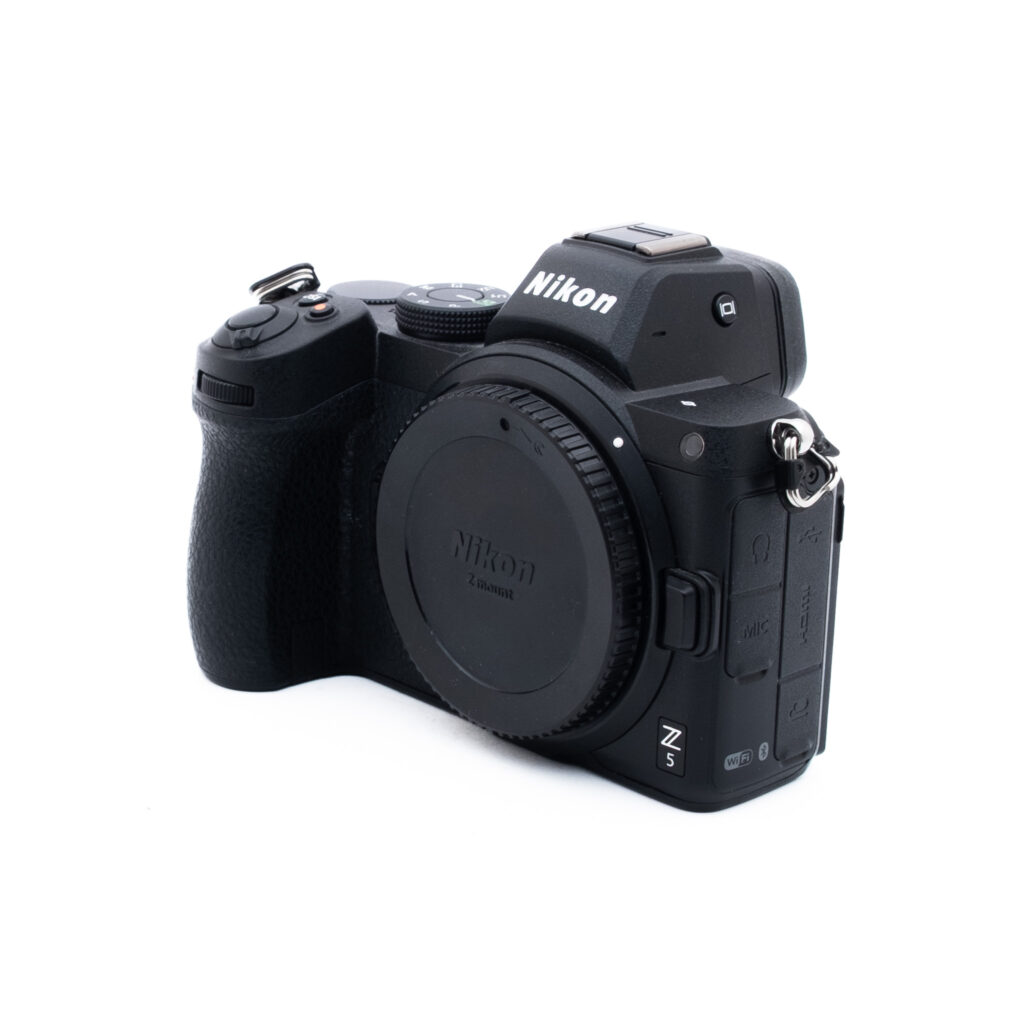 Nikon Z5 2077-5 Nikon Z5 (SC 3500, Kunto K5, takuu 6kk) - Käytetty