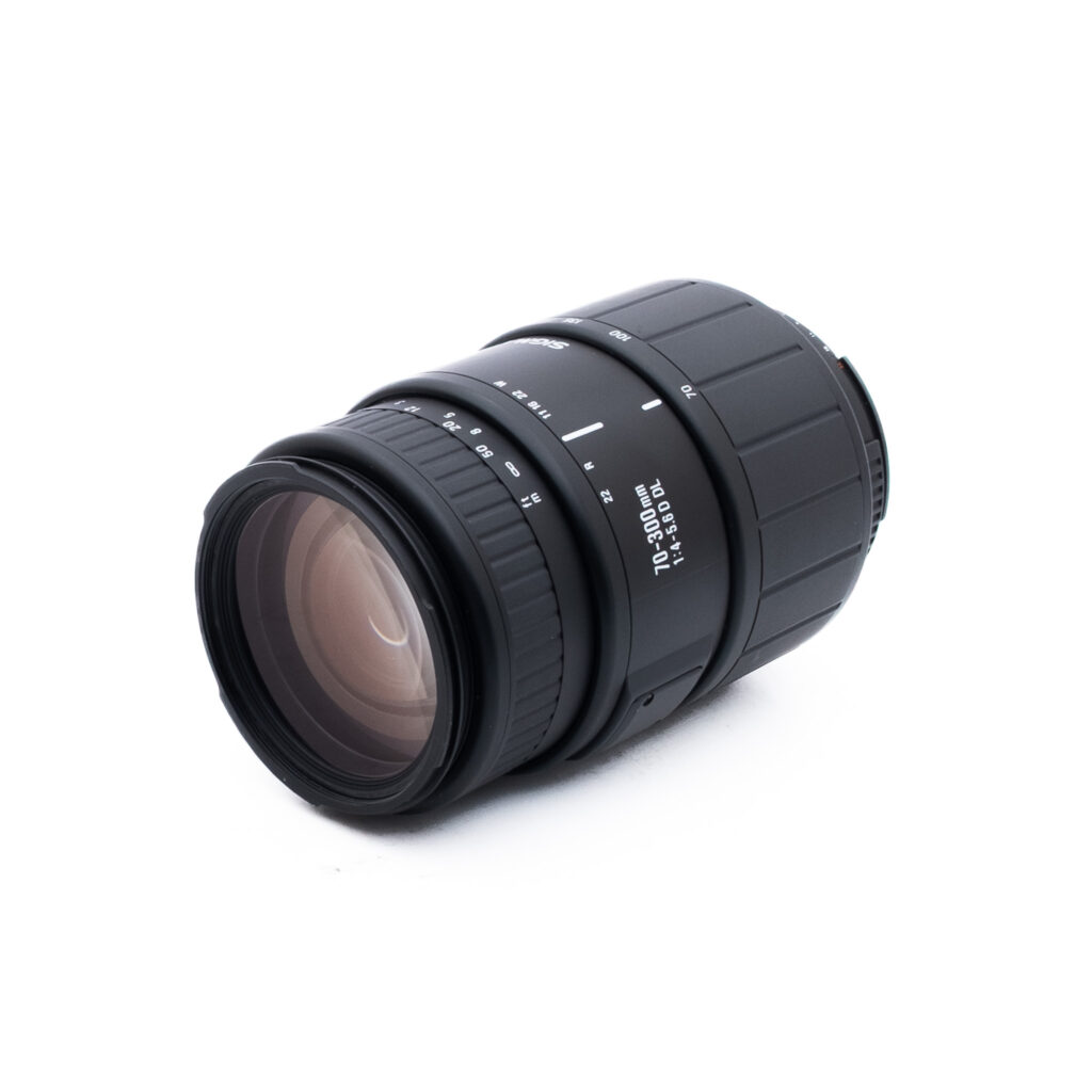 Sigma 70-300mm f4-56D DL-2 Sigma 70-300mm f/4-5.6D DL Macro Super Nikon F (Kunto K5, sis. ALV 25.5%) - Käytetty