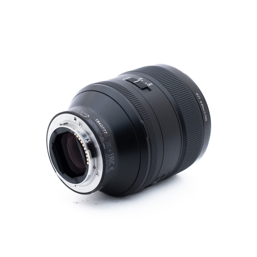 Sony 85mm f14 GM-1 Sony FE 85mm f/1.4 GM (sis. ALV 25,5%, takuu 6kk) - Käytetty