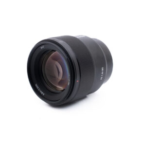 Sony 85mm f18-2-3 Sony FE 85mm f/1.8 (Kunto K5, takuu 12kk) - Käytetty