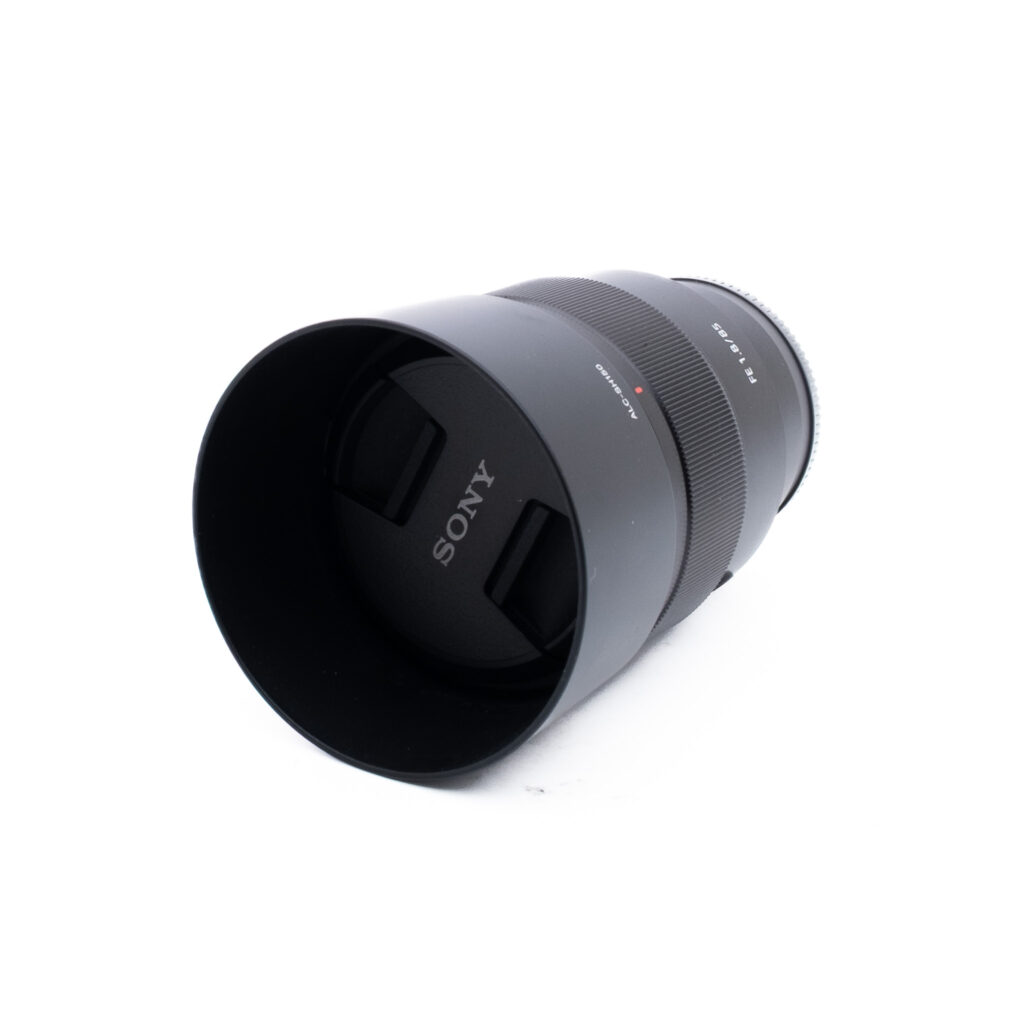 Sony 85mm f18 FE-3-2 Sony FE 85mm f/1.8 (Kunto K5, takuu 6kk) - Käytetty