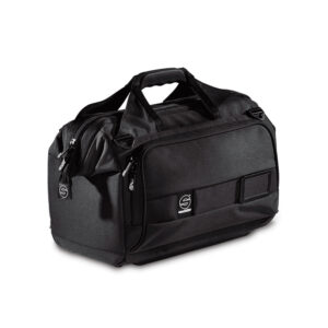 sachtler1 Sachtler Dr. Bag 3 (SC003) - Käytetty on musta, suorakulmainen pussukka, jossa on useita vetoketjulokeroita, tukevat kahvat ja pieni pyöreä logo etutaskussa.