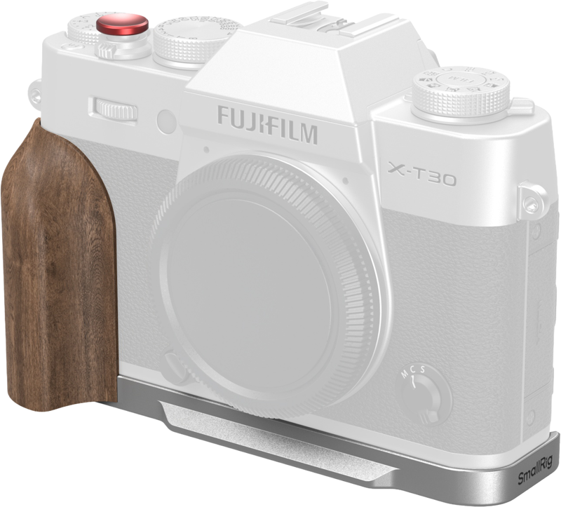 800q-01_135075 Fujifilm X-T30 -kameraan on kiinnitetty SmallRig 5667 L-muotoinen kiinnityslevy, jossa on puinen kädensija, joka lisää ergonomista tukea ja parantaa vakautta.