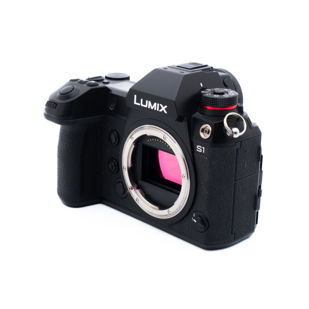 Lumix S1-4-2 Panasonic Lumix DC-S1 (SC 18000, Takuu 6kk, sis. ALV 25,5%) - Käytetty - M