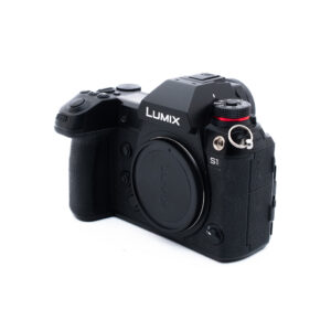 Lumix S1-5-2 Panasonic Lumix DC-S1 (SC 18000, Takuu 6kk, sis. ALV 25,5%) - Käytetty - M