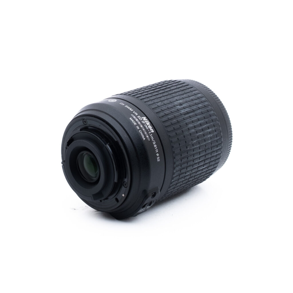 Nikon 55-200mm f4-56 ED DX VR-1 Nikon AF-S DX Nikkor 55-200mm f/4 - 5.6 G ED VR - Käytetty