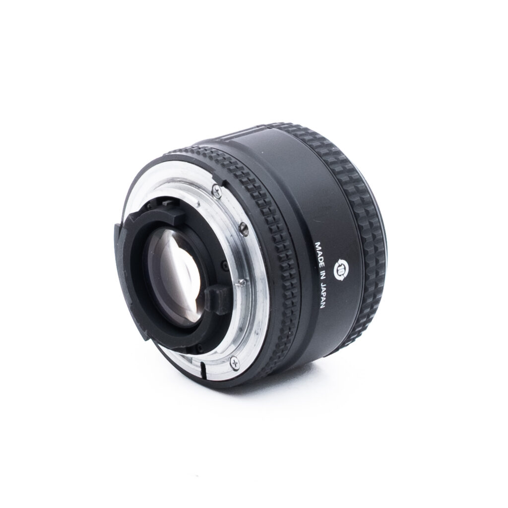 Nikon AF Nikkor 35mm f2 D-1 Nikon AF Nikkor 35mm f/2 D (Kunto K5, sis. ALV 25,5%) - Käytetty