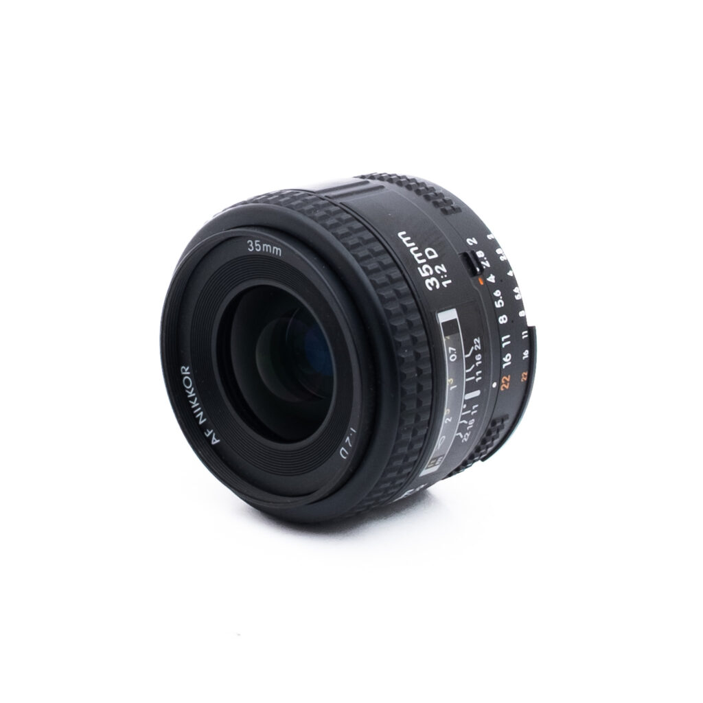 Nikon AF Nikkor 35mm f2 D-2 Nikon AF Nikkor 35mm f/2 D (Kunto K5, sis. ALV 25,5%) - Käytetty