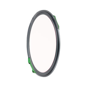 NisiMag67_4 The NiSi JetMag Pro 67mm UV/IR Cut filter is a round photographic lens filter with a thin black frame and small green clips on the edge, against a white background.